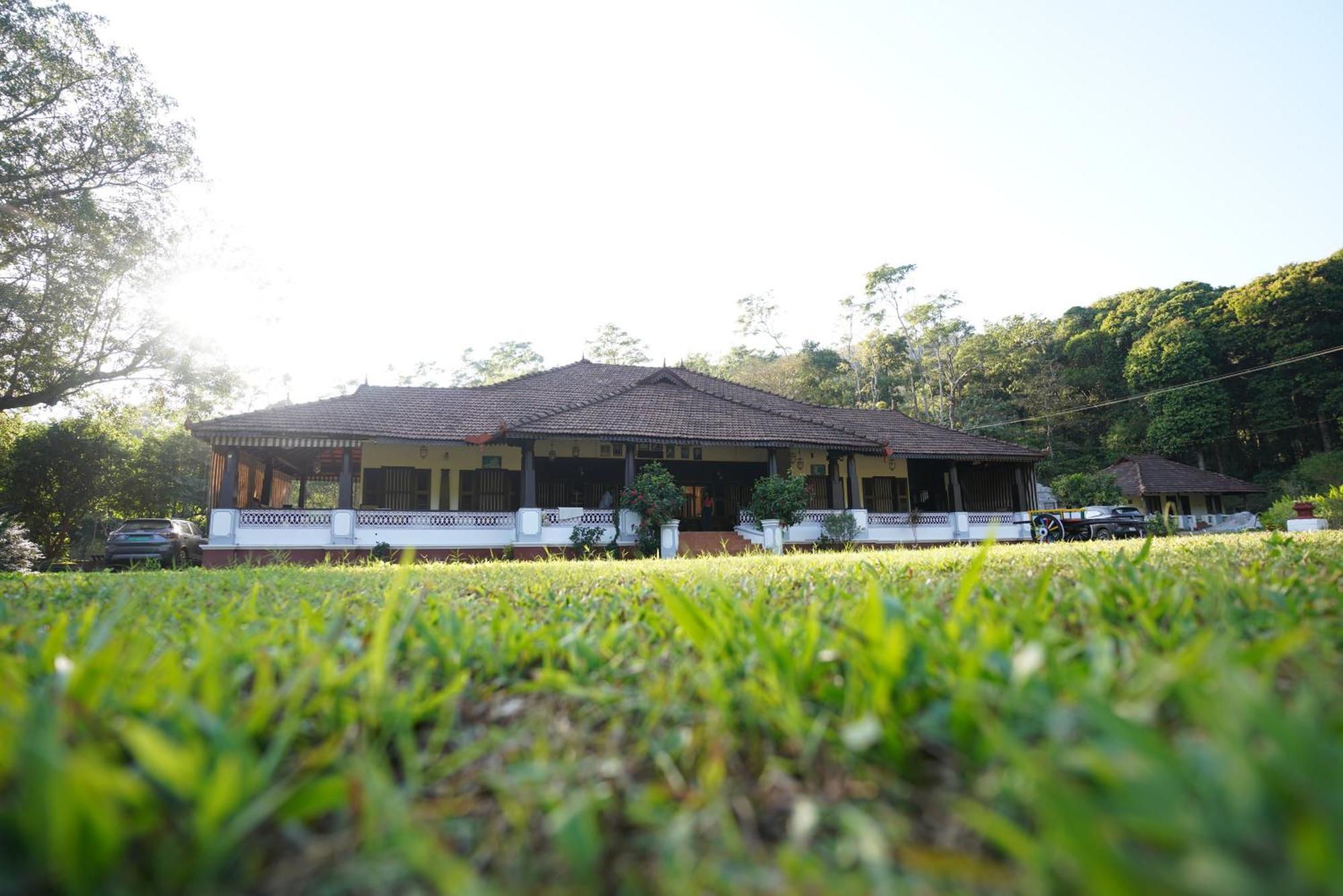 Highland Estate Hotel Sakleshpur Exterior photo